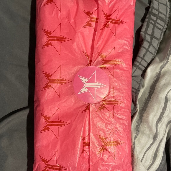 BRAND NEW Jeffree Star Blood Sugar Palette - Picture 1 of 2